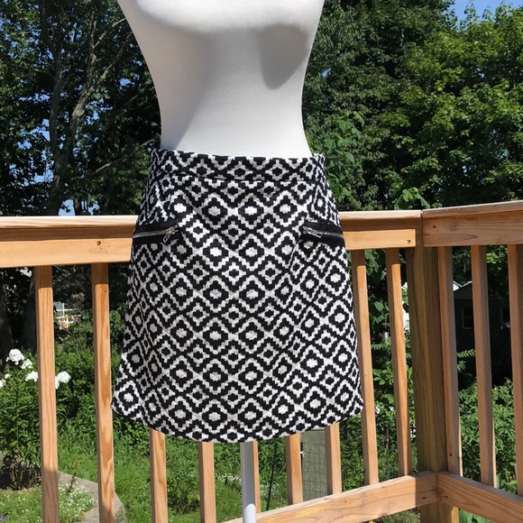 red saks fifth avenue Dresses & Skirts - NWT Red Saks 5th Ave black/white skirt
